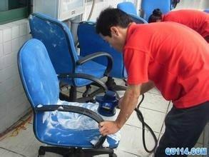 朝阳区专业清洁服务 地毯清洗、地板打蜡、沙发清洁与开荒保洁一站式指南