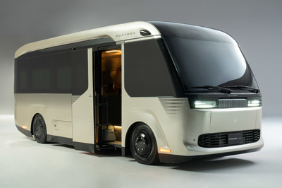 鸿海携手三菱扶桑，跨界合作共拓零排放巴士市场与专业保洁新机遇